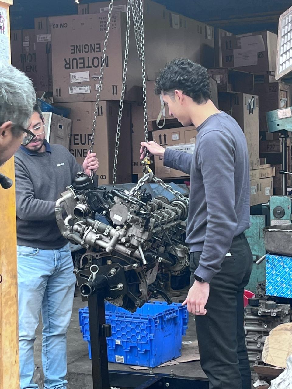 Equipo Unión Motors gestionando motor y repuestos